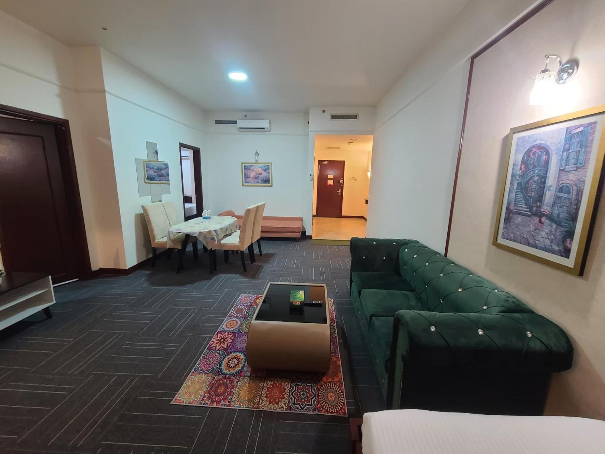 Kl Lucky At Times Square Apartment