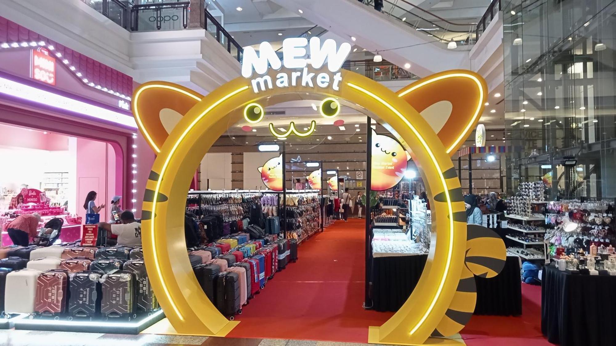 Kl Lucky At Times Square